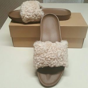 UGG Treadlite Royale Slide sz 10 Medium Natural